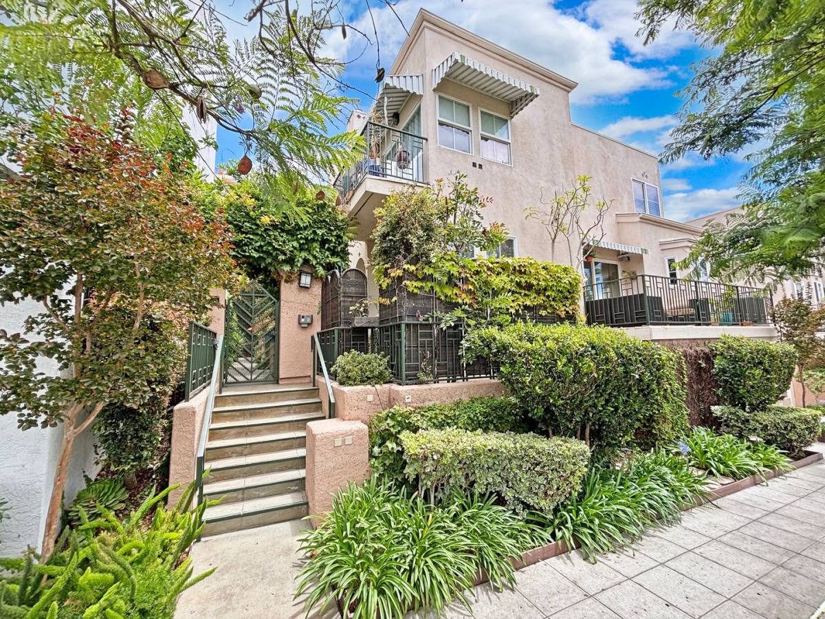 Townhouse for rent at 2273 5th Ave, San Diego, CA 92110