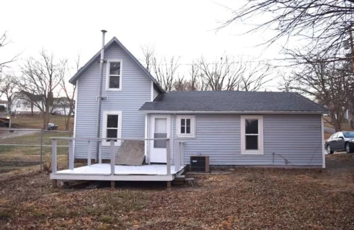 207 S Maple Ave, Logan, IA 51546