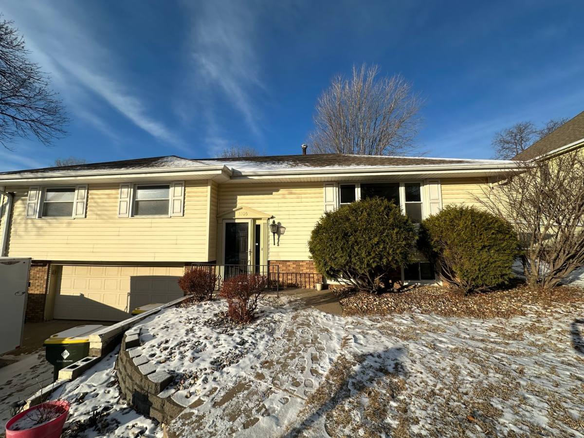House for rent at 3305 Viking Dr, Sioux City, IA 51104