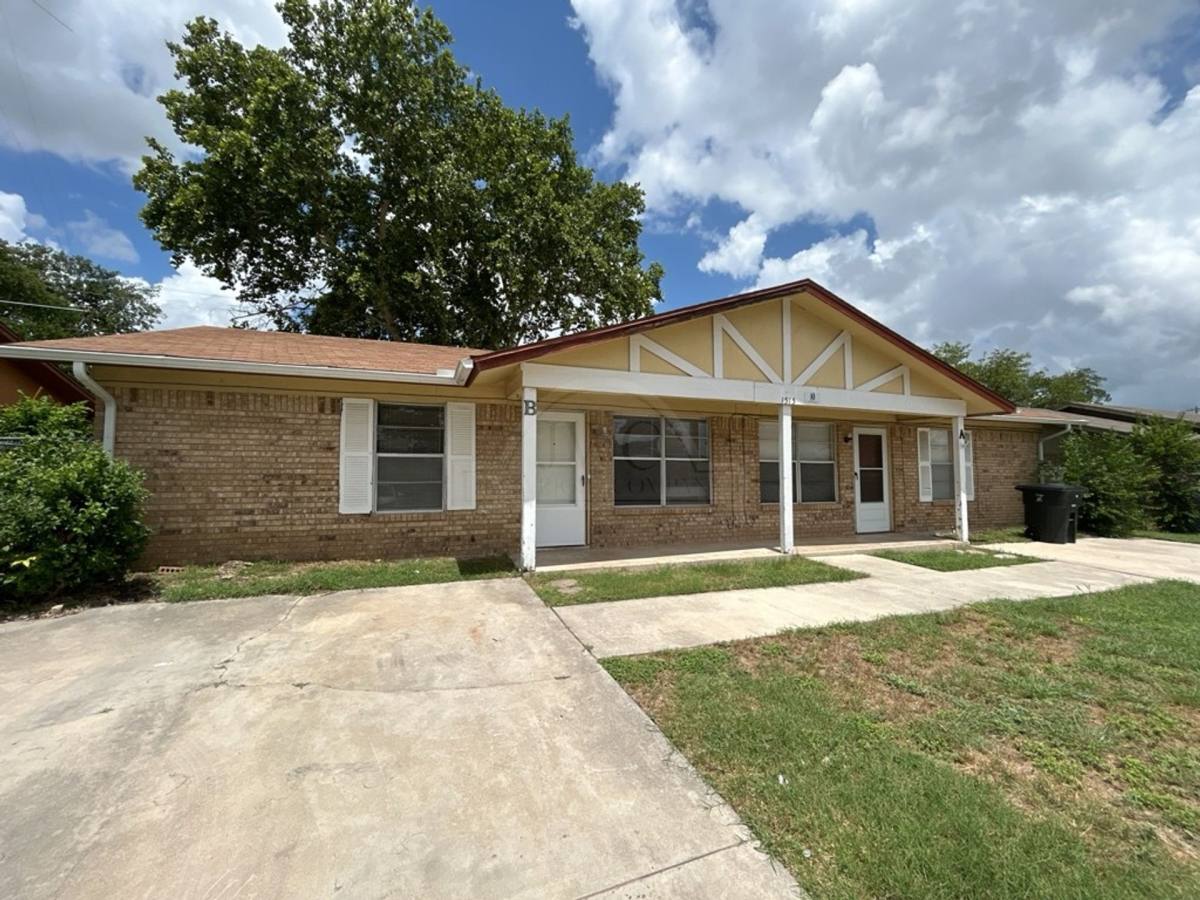 Townhouse for rent at 1515 Janis Dr, Killeen, TX 76549