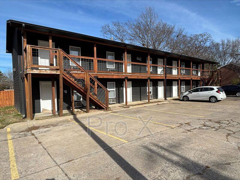Apartment for rent at 942 W Holly St #942, Fayetteville, AR 72703