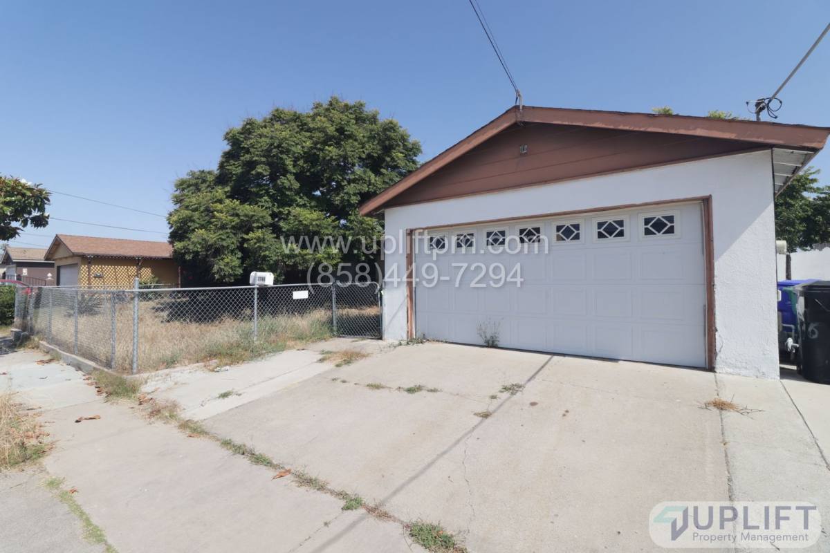 House for rent at 7746 Bloomfield Rd, San Diego, CA 92114