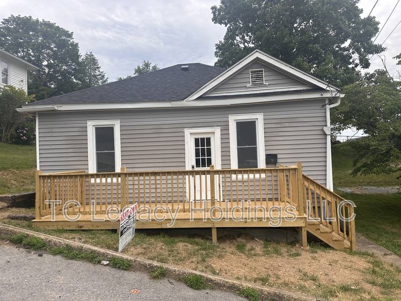 House for rent at 614 Hart St, Clarksburg, WV 26301