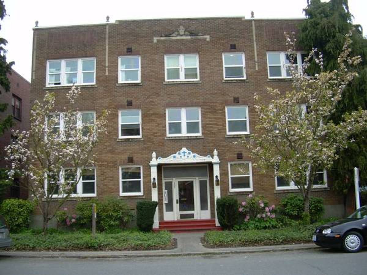Apartment for rent at 309 16th Ave E, Seattle, WA 98112