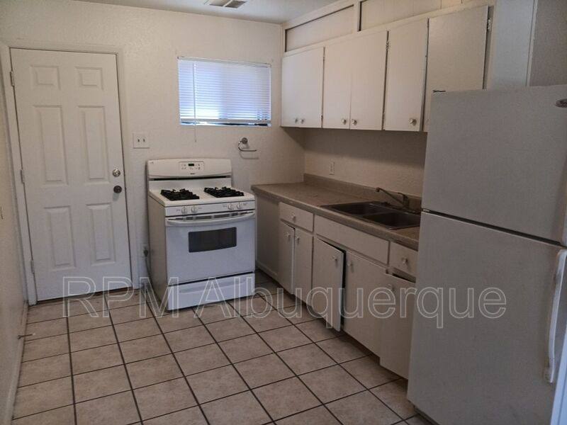 Apartment for rent at 336 Pennsylvania St NE #B, Albuquerque, NM 87108