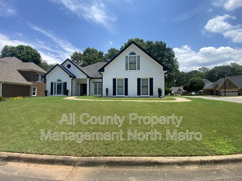 House for rent at 805 Doe Hill Lane, Roswell, GA 30075