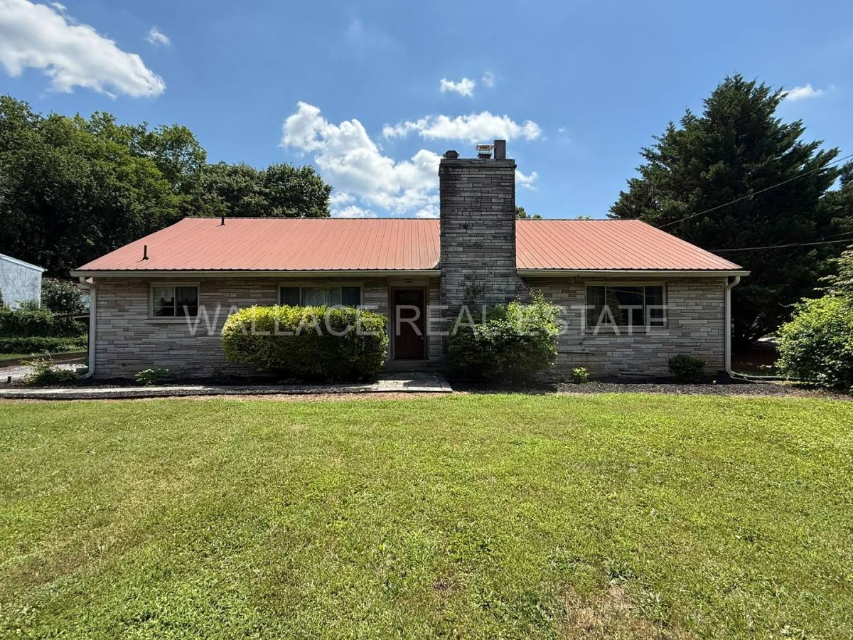 House for rent at 136 Gilbert Lane, Knoxville, TN 37920