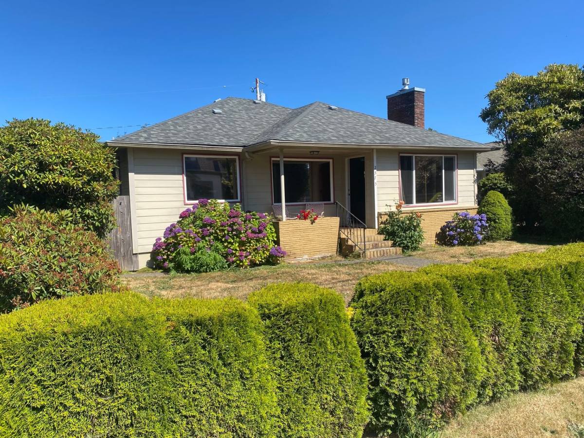 Apartment for rent at 2575 Sheridan Ave, North Bend, OR 97459