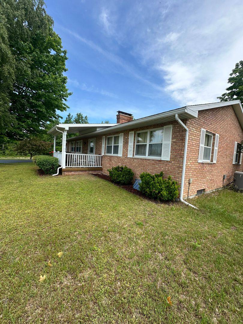 House for rent at 7799 S Center Highway, Traverse City, MI 49684