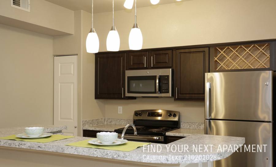 Townhouse for rent at 8107 Shin Oak Dr, San Antonio, TX 78233