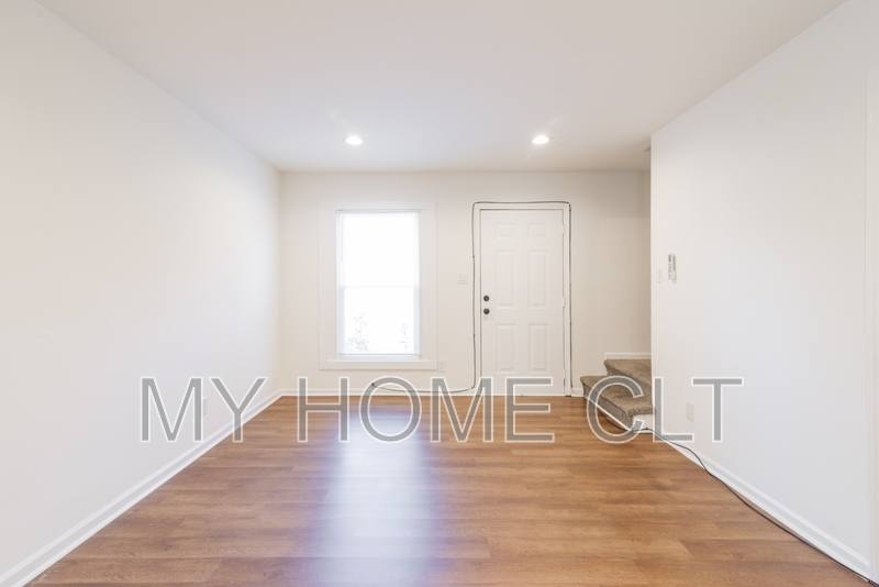 Apartment for rent at 929 Cantwell St #2, Charlotte, NC 28208
