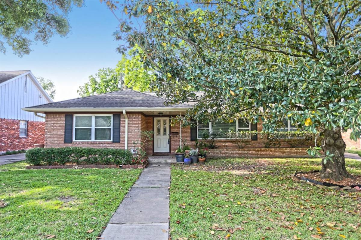 House for rent at 3535 Durhill St, Houston, TX 77025