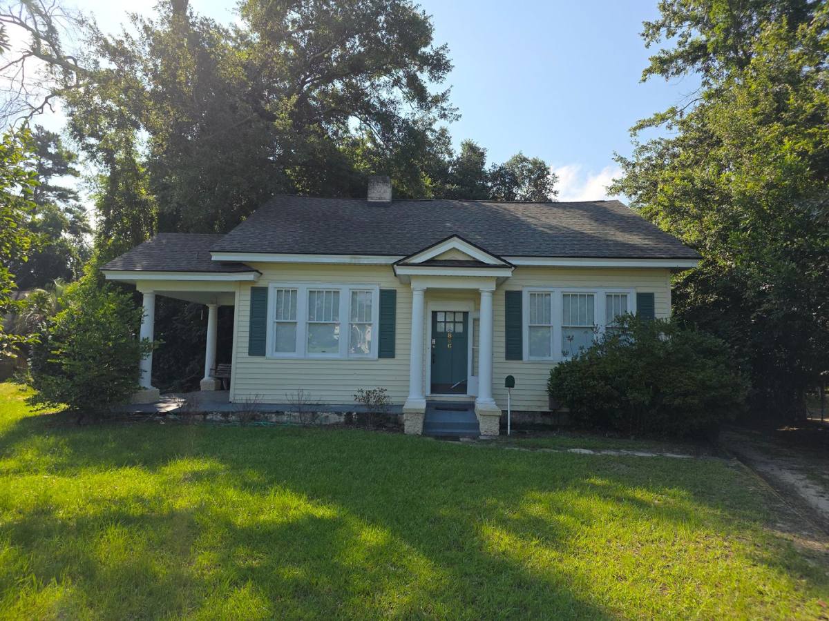 House for rent at 886 Ellis Ave, Orangeburg, SC 29115