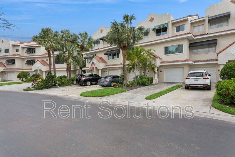 Townhouse for rent at 4633 Mirabella Court, Saint Petersburg, FL 33706