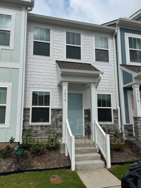 Townhouse for rent at 1616 Granby Heights Dr, Winston Salem, NC 27103