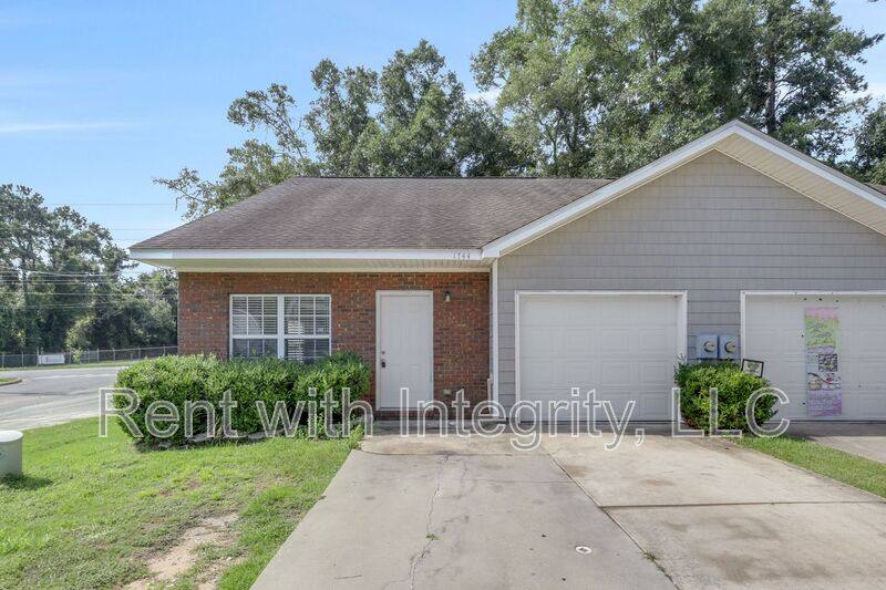 Townhouse for rent at 1744 Corey Wood Circle, Tallahassee, FL 32304