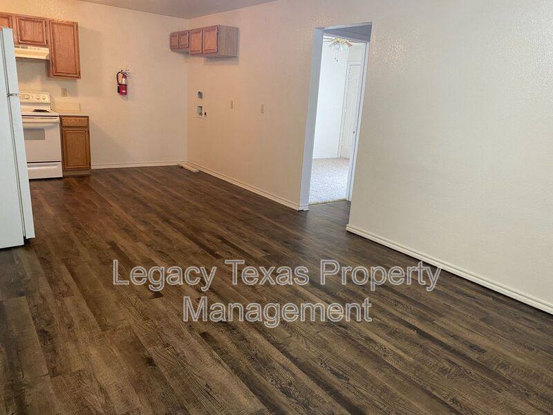 Apartment for rent at 1110 Williams Ave #C, Cleburne, TX 76033