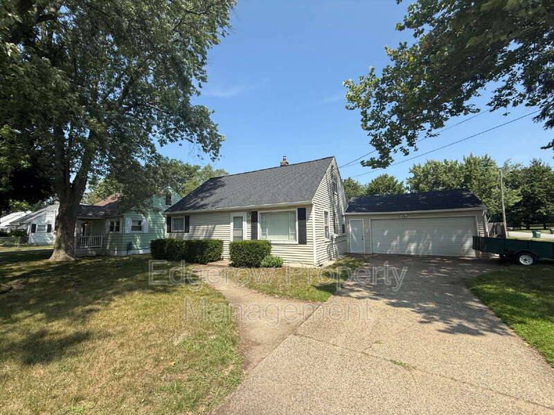 House for rent at 359 Majestic St SE, Grand Rapids, MI 49548