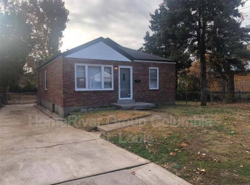 House for rent at 8322 Osborn Dr, Saint Louis, MO 63136