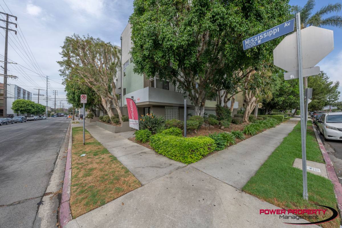 Apartment for rent at 11263 Mississippi Ave, Los Angeles, CA 90025