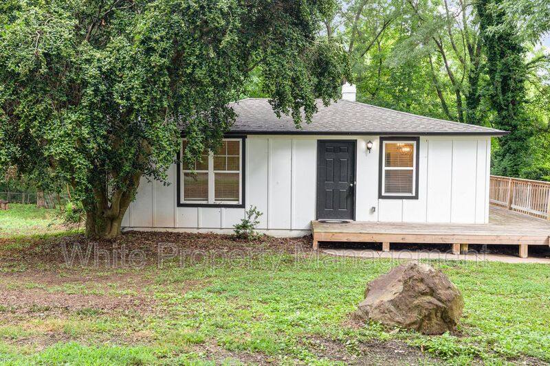 House for rent at 2044 Milton Rd, Charlotte, NC 28215