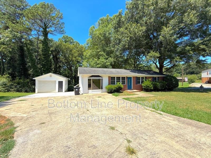 House for rent at 4103 Little Mountain Rd, Gastonia, NC 28056