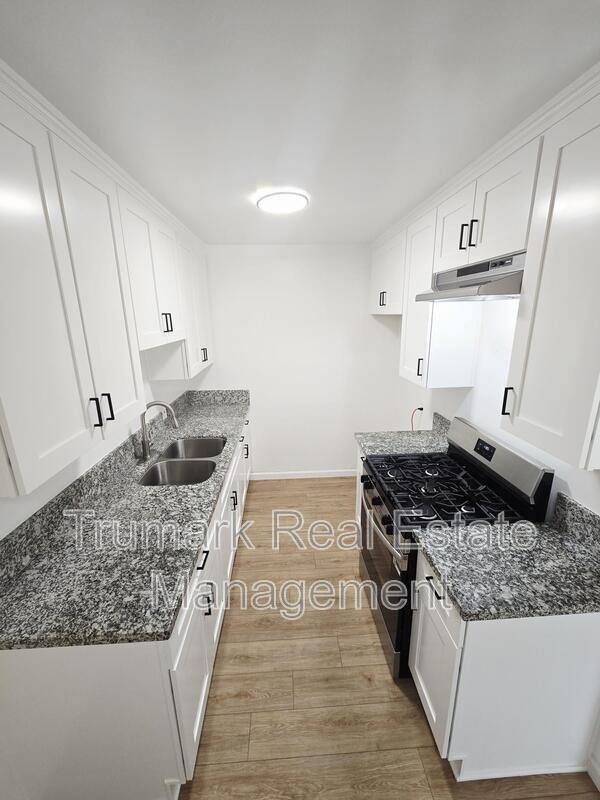 Apartment for rent at 470 Riverdale Dr #2, Glendale, CA 91204