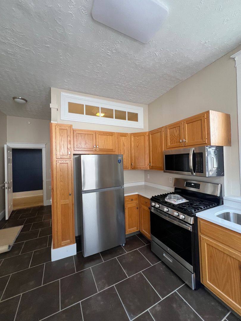 Apartment for rent at 32 W High St, Carlisle, PA 17013