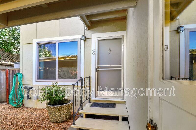 Apartment for rent at 5 Treanor St, San Rafael, CA 94901