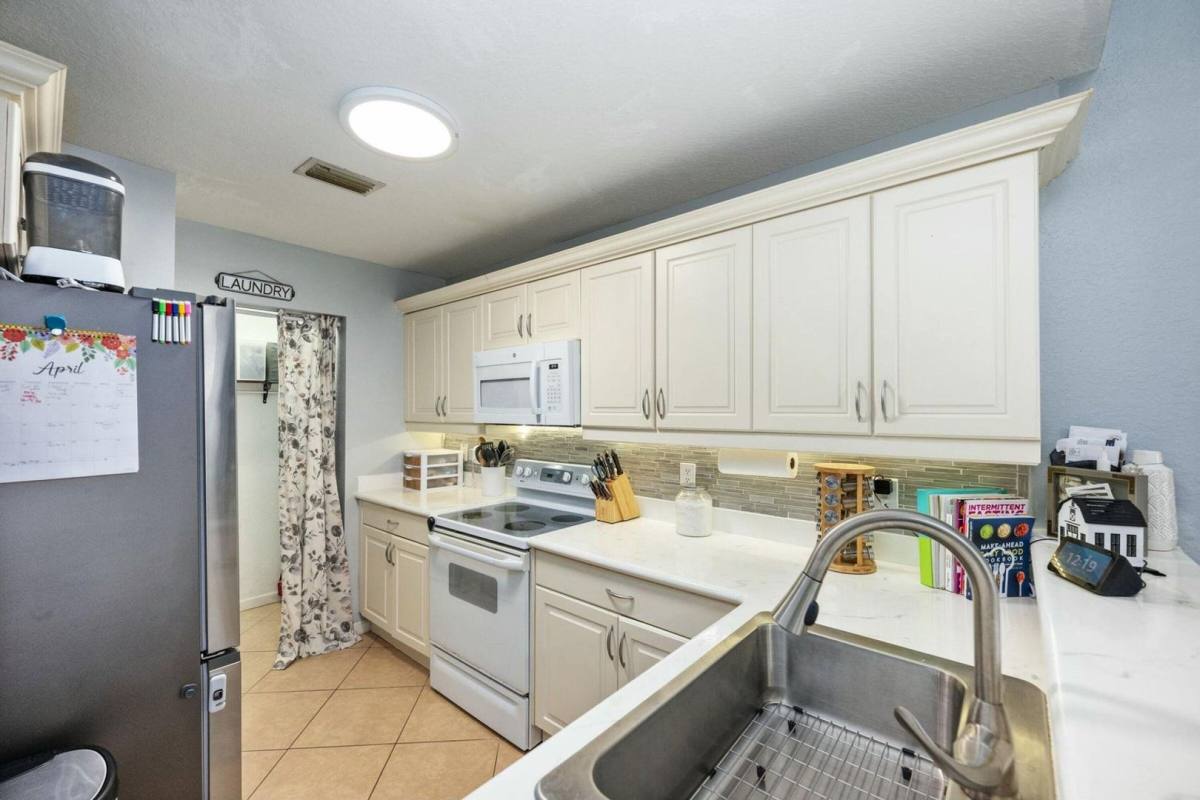 House for rent at 2905 Hidden Hills Rd, West Palm Beach, FL 33411