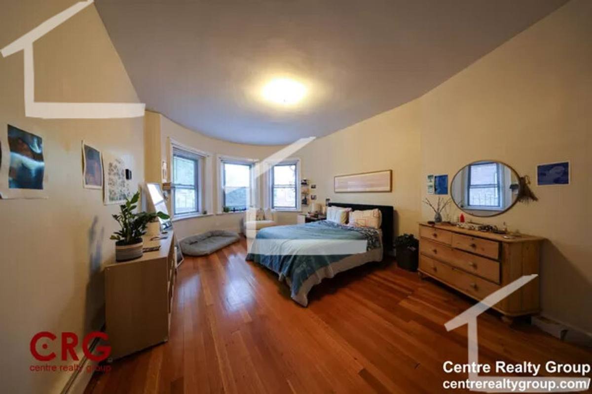 Apartment for rent at 1728 Beacon St #1, Brookline, MA 02445