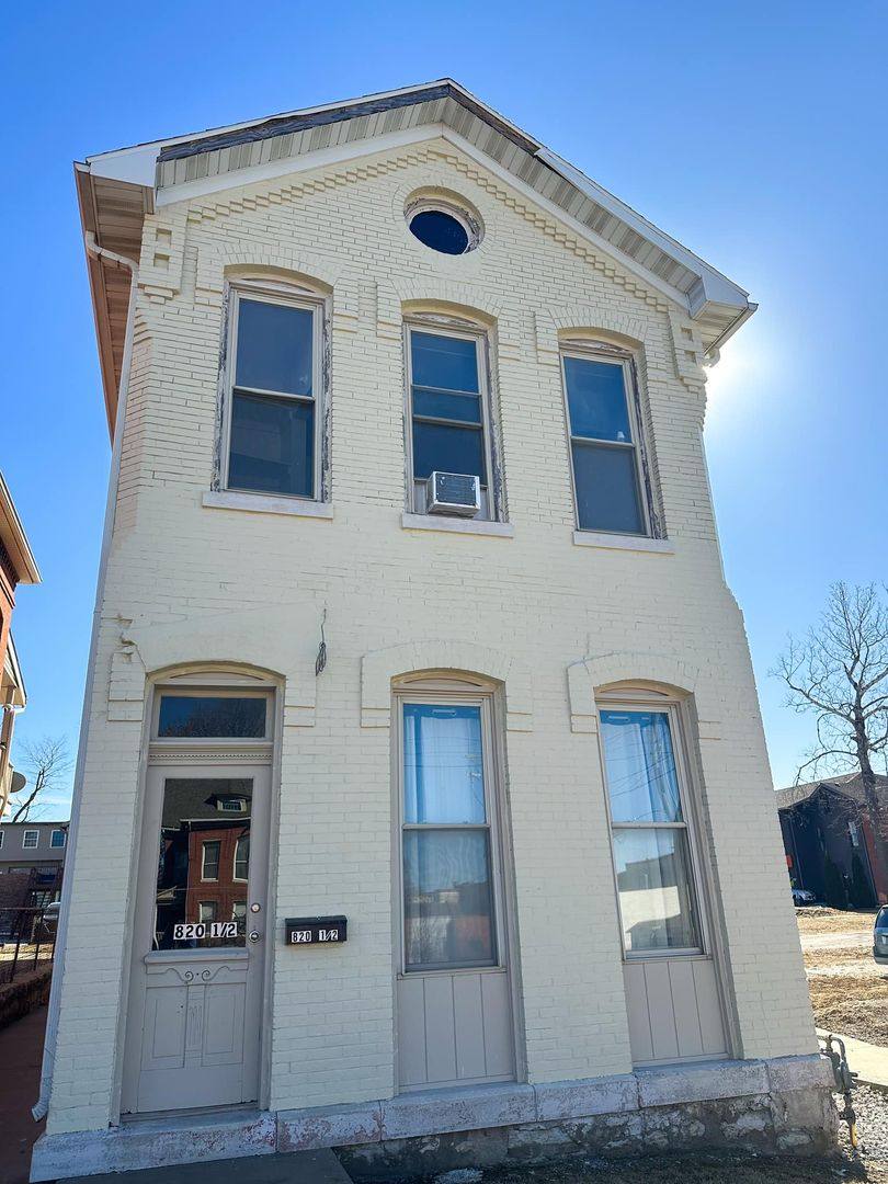 Apartment for rent at 820 York St, Quincy, IL 62301