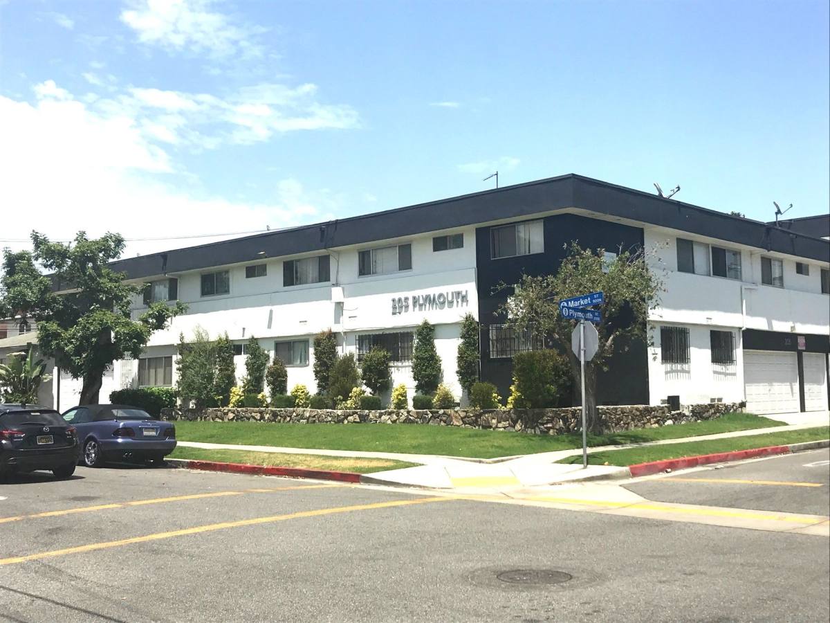 Apartment for rent at 205 E Plymouth St, Inglewood, CA 90302