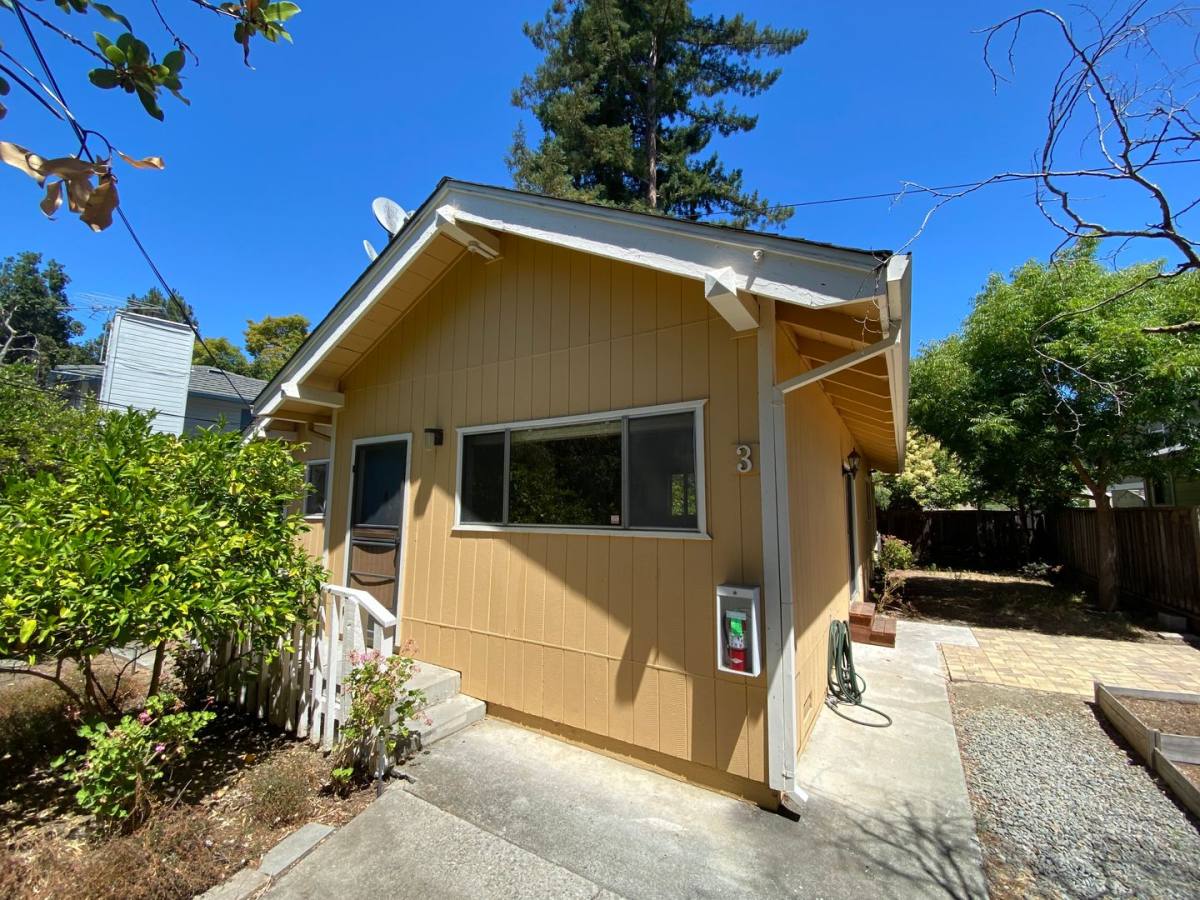 Apartment for rent at 947 Boranda Ave, Mountain View, CA 94040