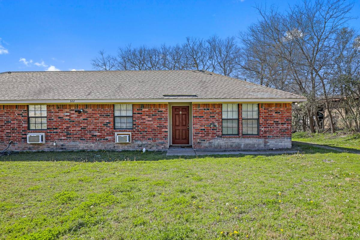 Apartment for rent at 322 S Main St, Blue Ridge, TX 75424