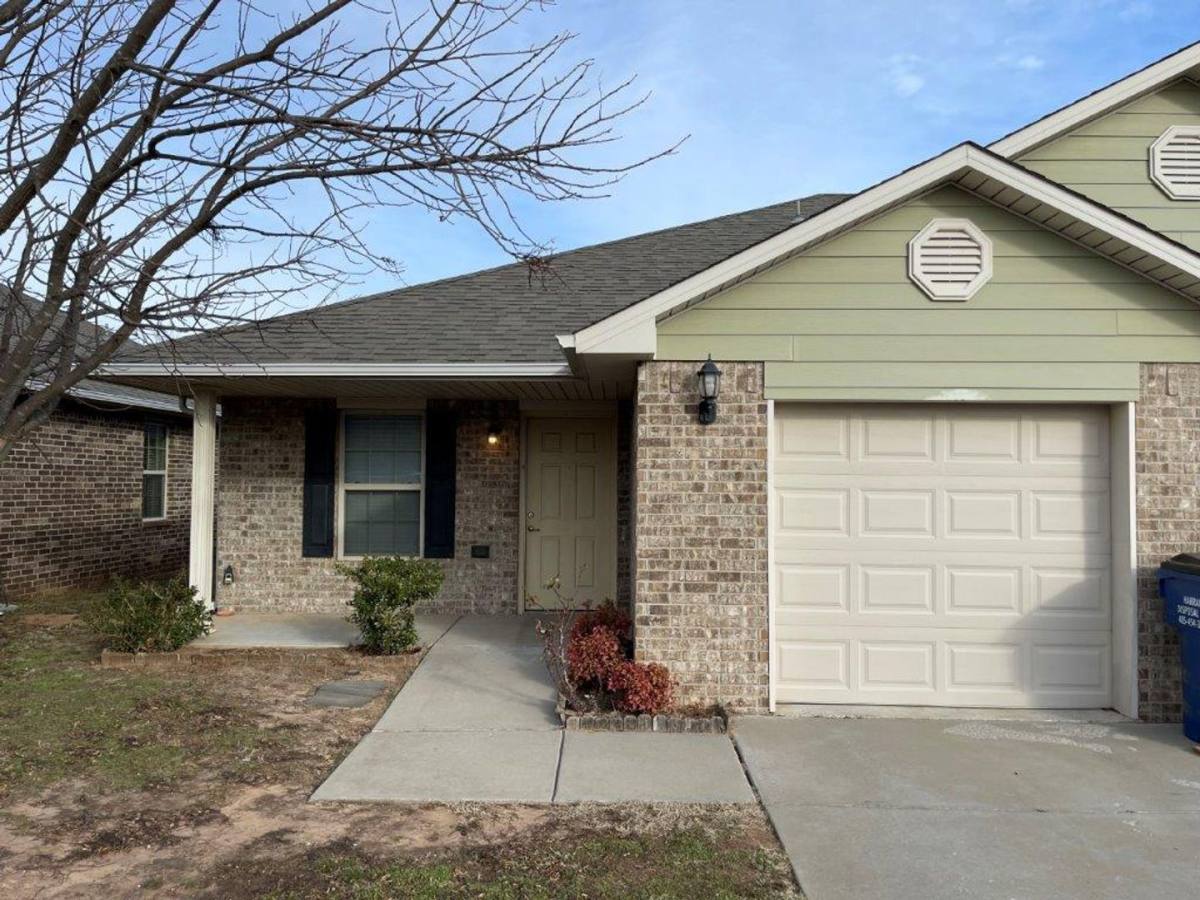 House for rent at 20945 Red Cedar Dr, Harrah, OK 73045