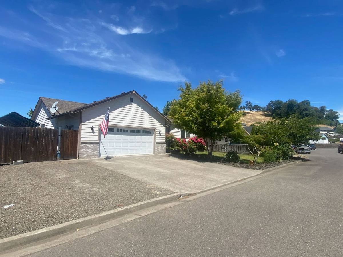 House for rent at 149 Carrin Layne Court, Roseburg, OR 97471