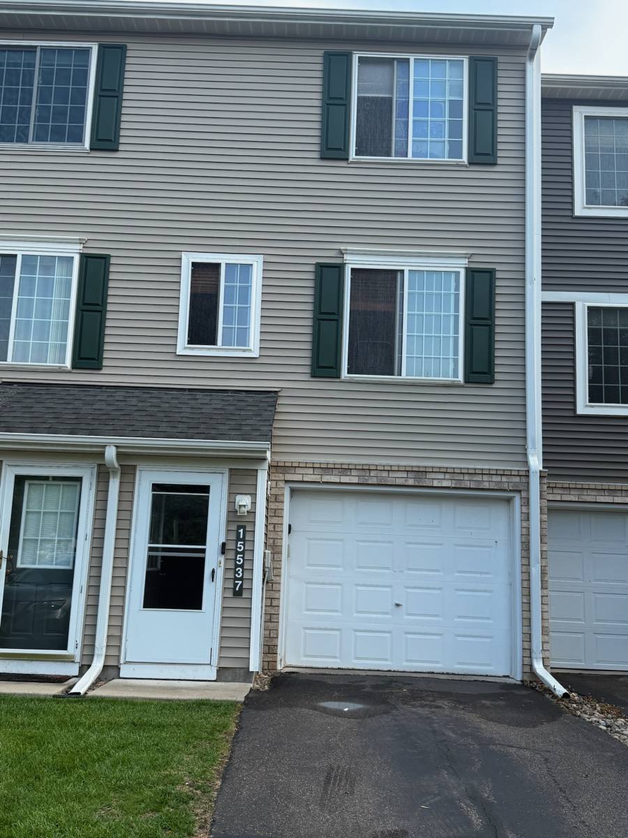 Townhouse for rent at 15537 Foghorn Lane, Saint Paul, MN 55124
