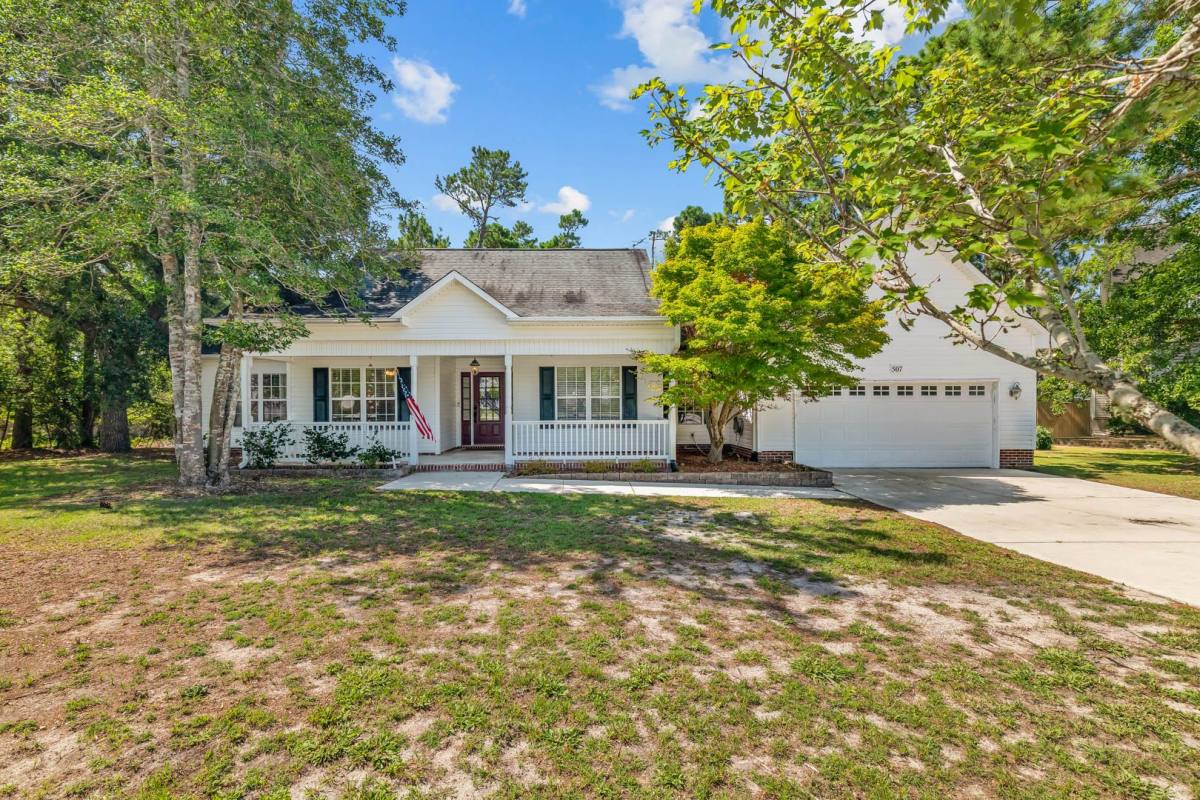 House for rent at 507 Oak Pond Point, Hubert, NC 28539