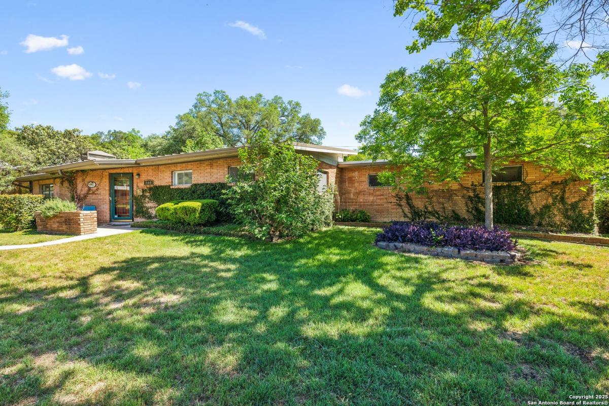 House for rent at 800 Eventide Dr, San Antonio, TX 78209