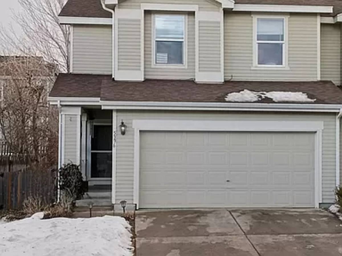 Townhouse for rent at 5396 S Piccadilly Court, Aurora, CO 80015