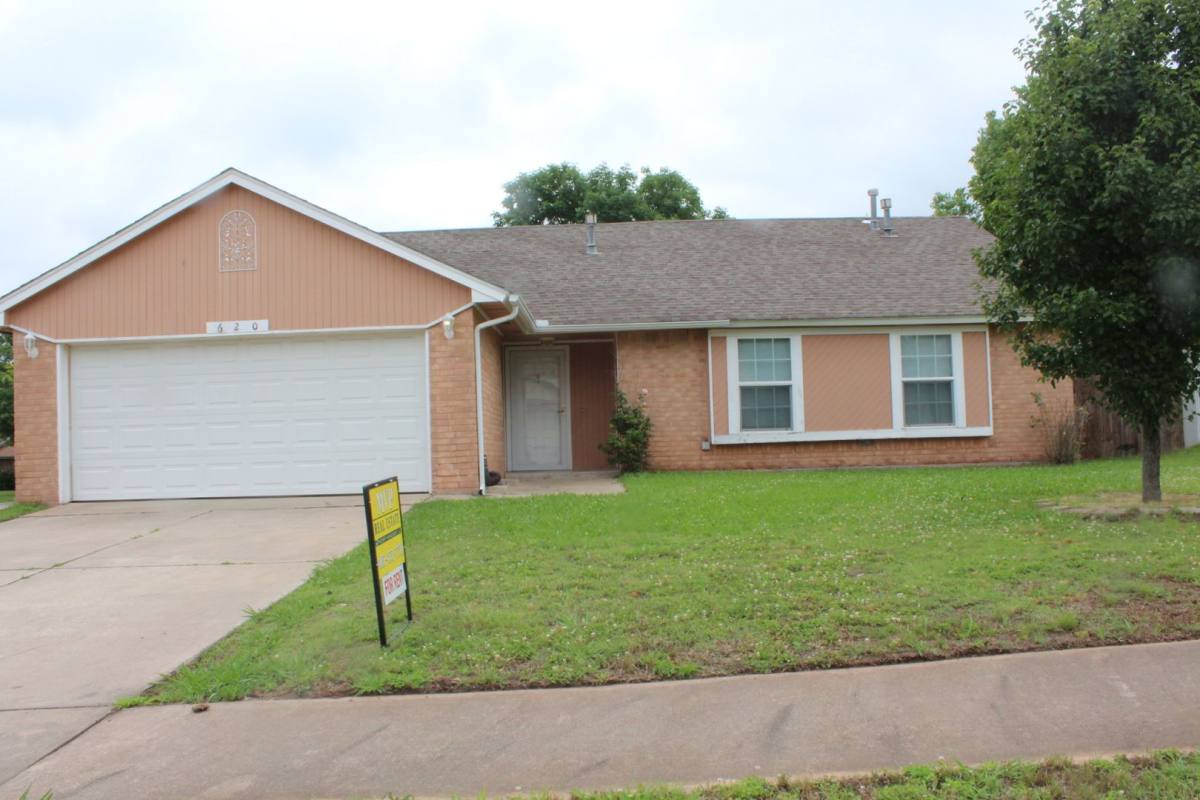 House for rent at 620 Silver Medal Dr, Oklahoma City, OK 73160