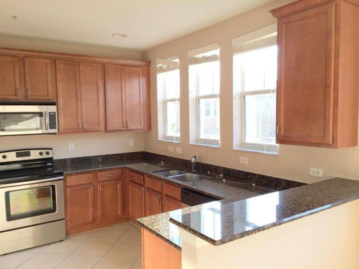 Townhouse for rent at 810 Marina Del Ray 6 Lane, West Palm Beach, FL 33401