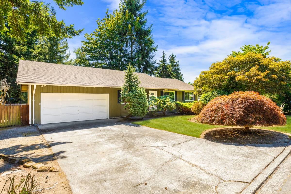 House for rent at 11121 NE 154th St, Bothell, WA 98011