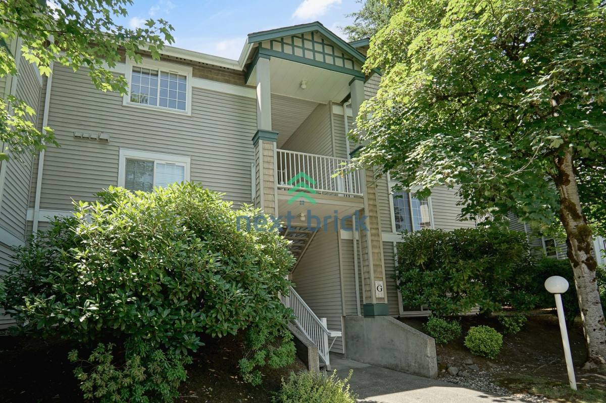 Condo for rent at 25235 SE Klahanie Blvd, Issaquah, WA 98029