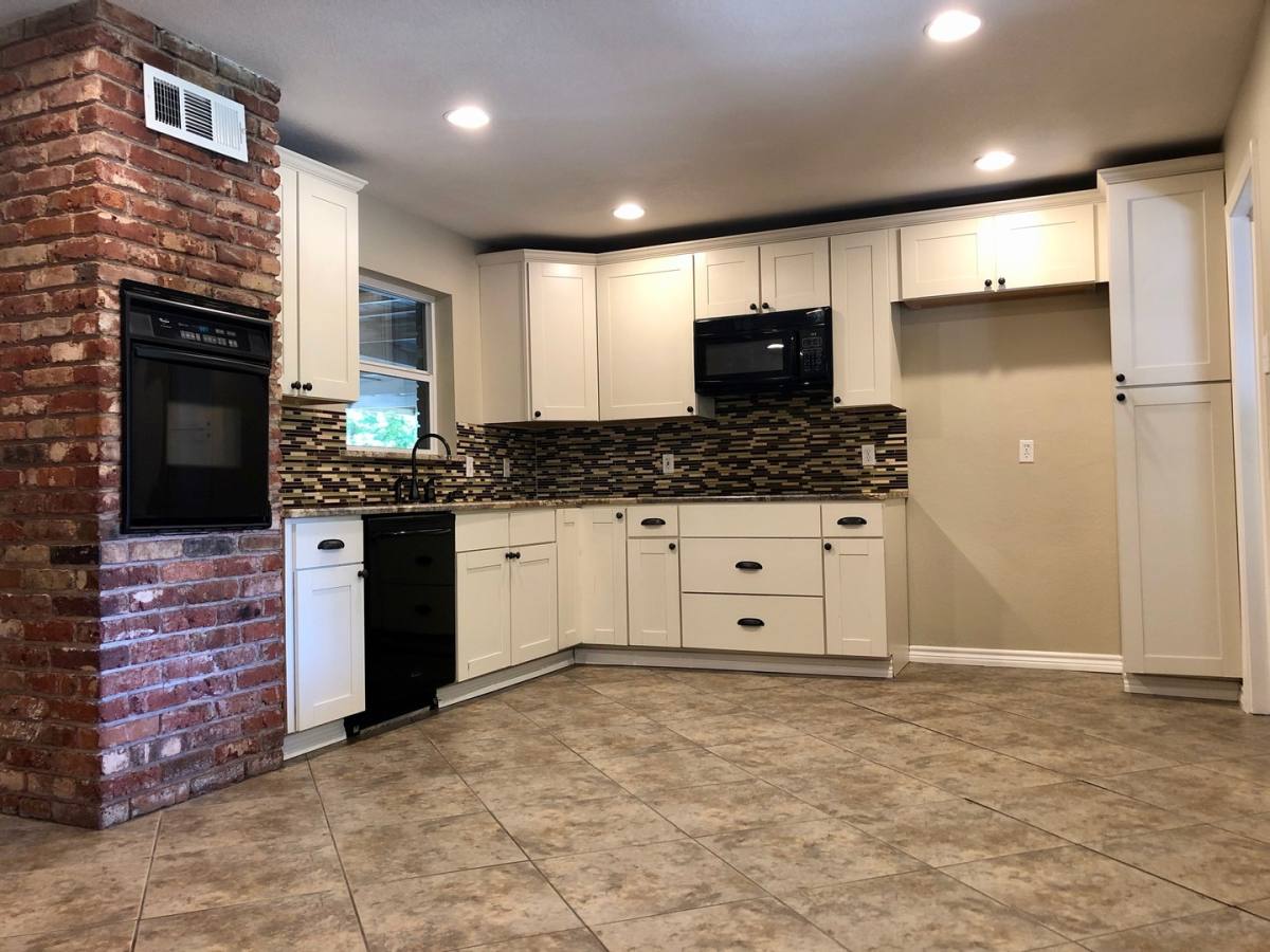 House for rent at 53251 Bryant St, Irving, TX 75061