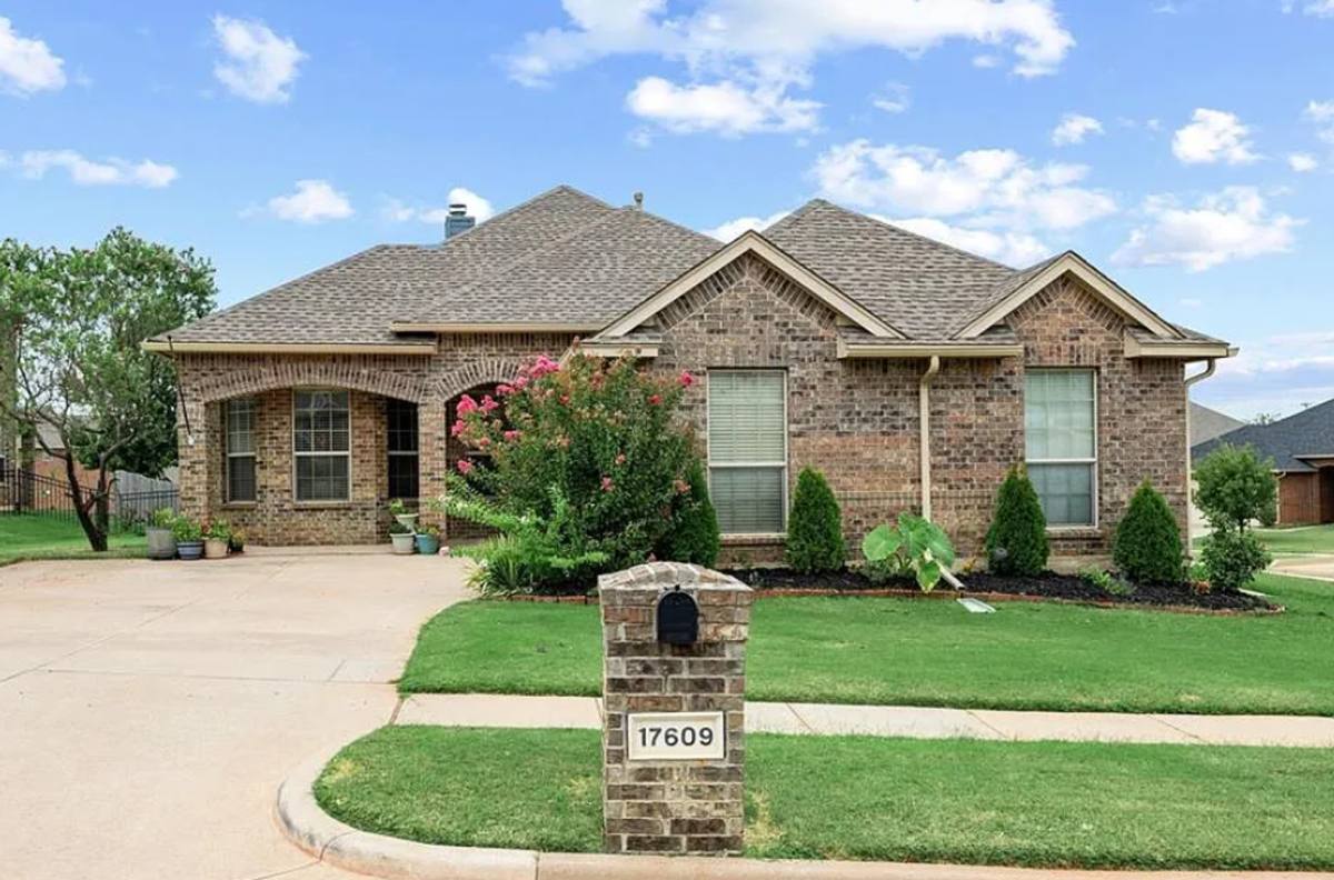 House for rent at 17609 Sunburst Court, Edmond, OK 73012
