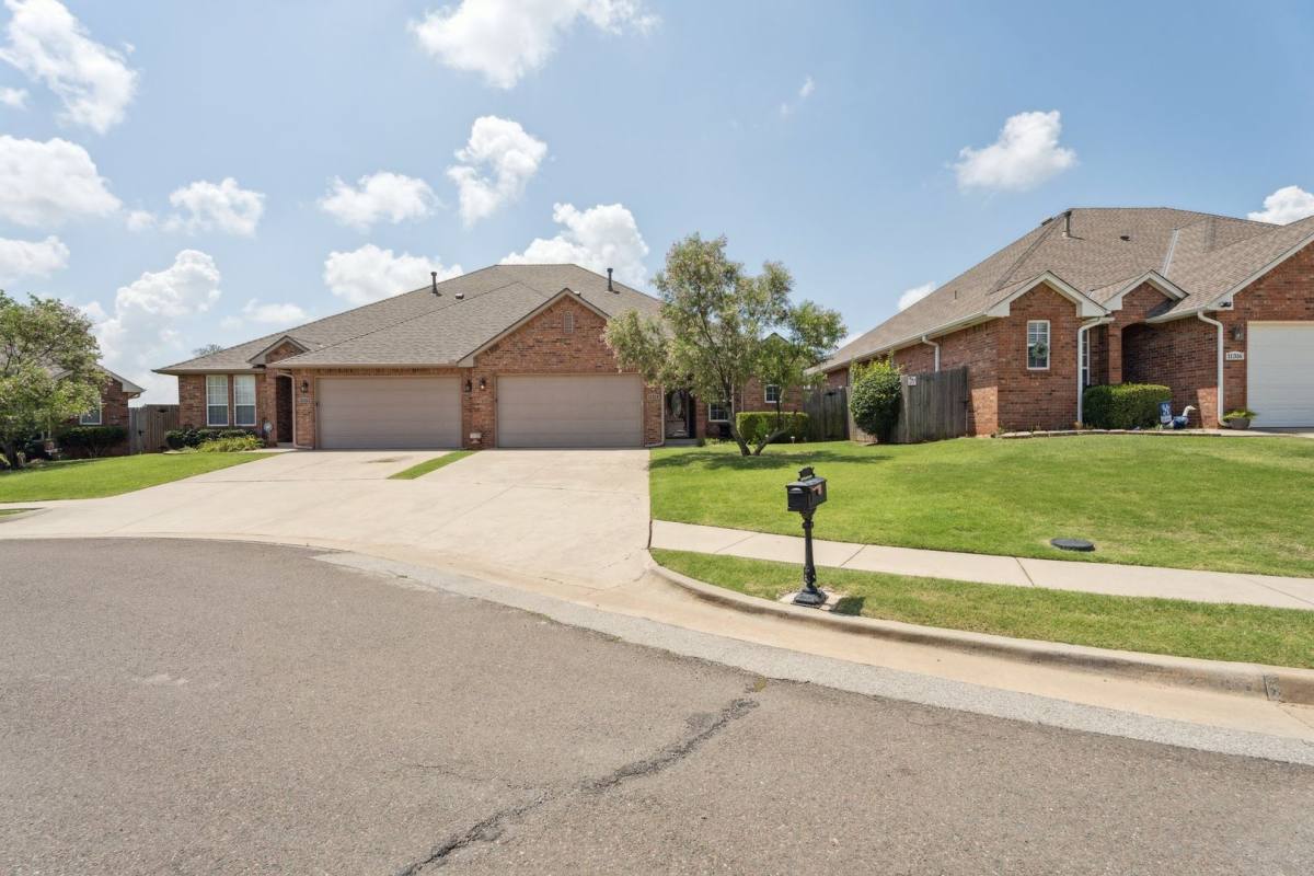 House for rent at 11314 NW 121st Place, Yukon, OK 73099