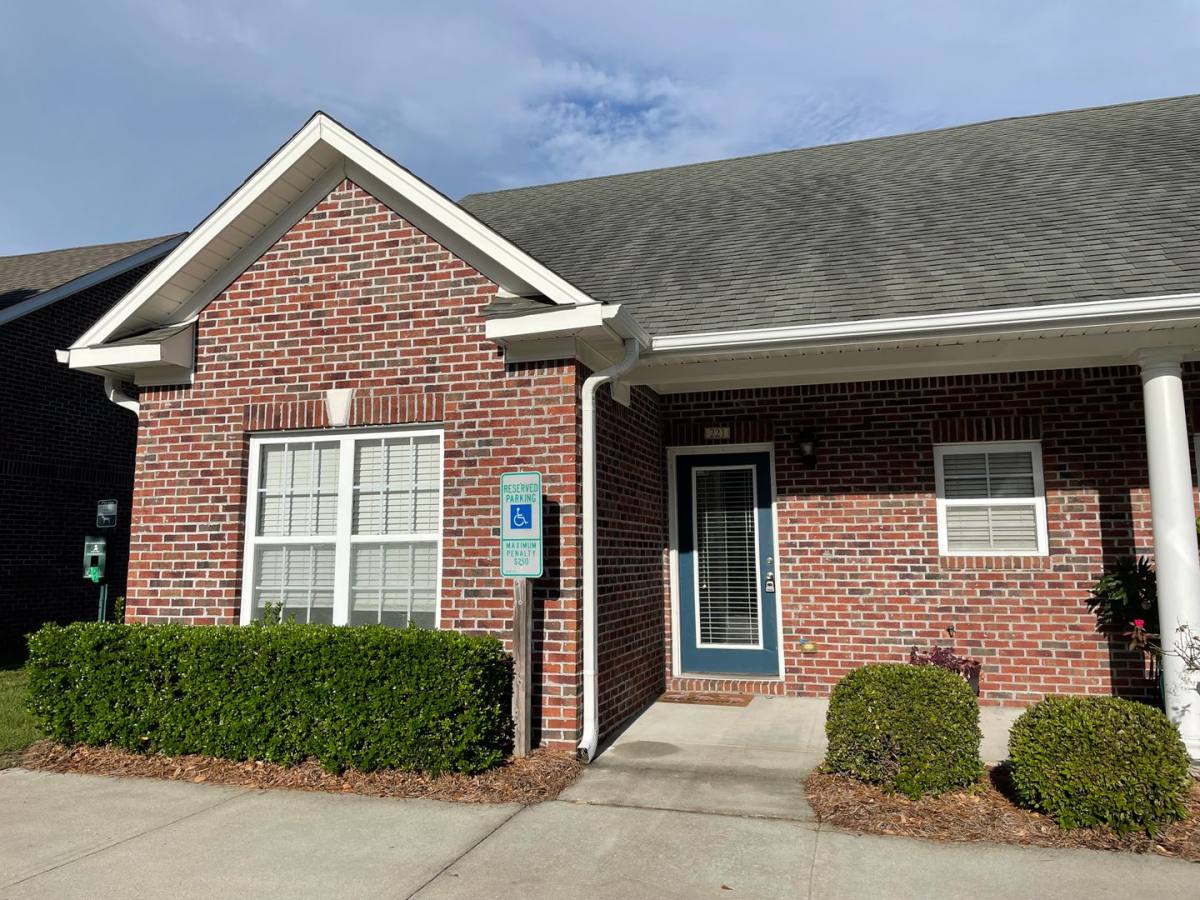 Townhouse for rent at 221 Hibiscus Way, Wilmington, NC 28412