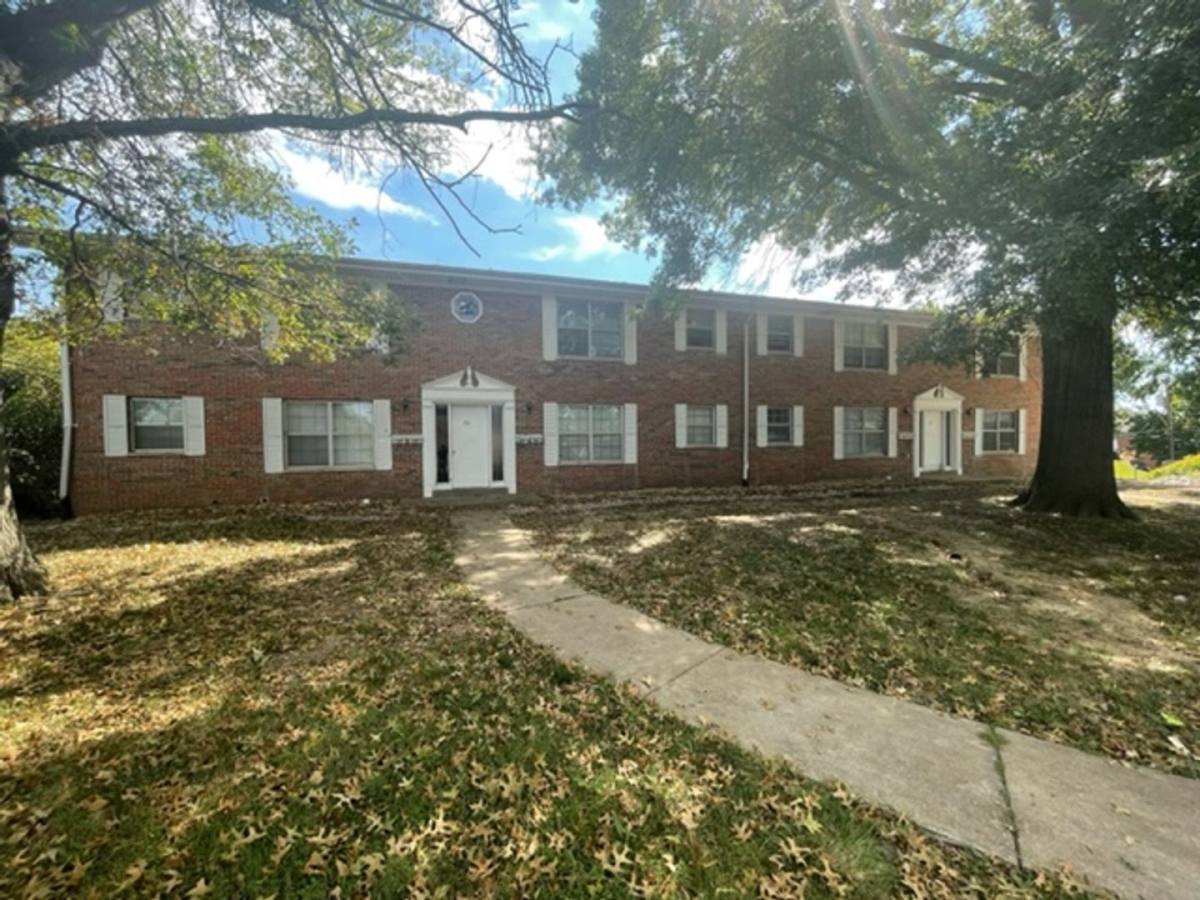 Apartment for rent at 1528 Lebanon Ave, Belleville, IL 62226